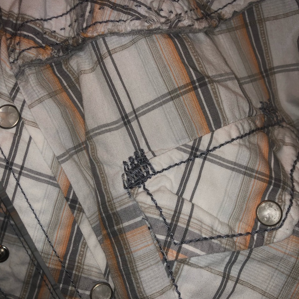 Button up - Picture 3 of 3